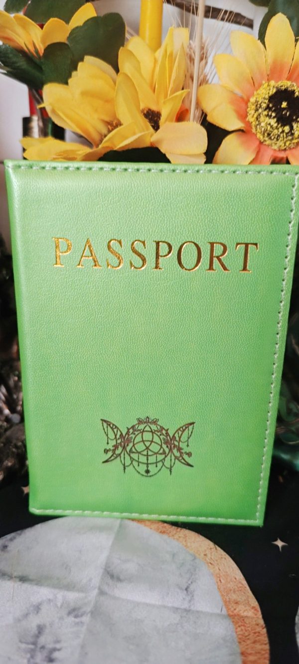 Protège passeport "triple lune"